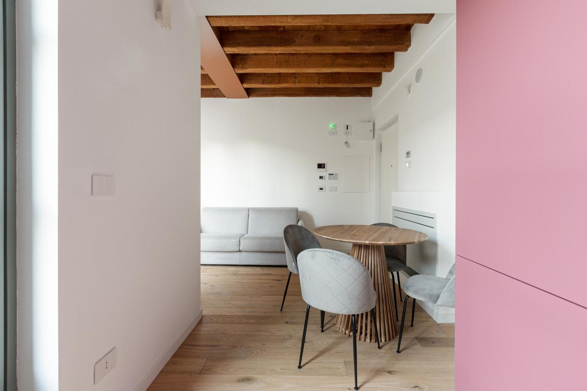 Modern Apartment In Milan With Balcony Eksteriør billede