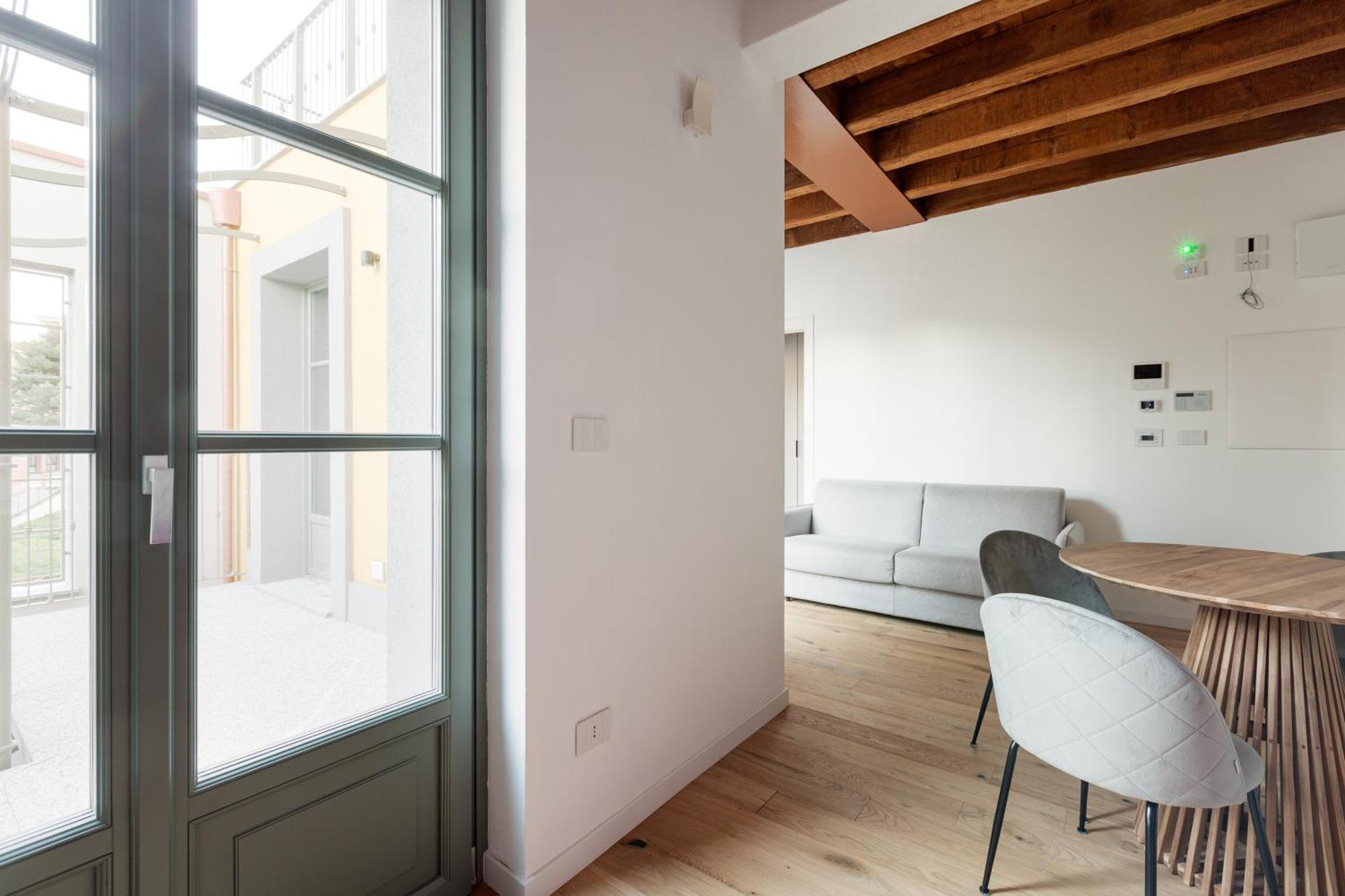 Modern Apartment In Milan With Balcony Eksteriør billede